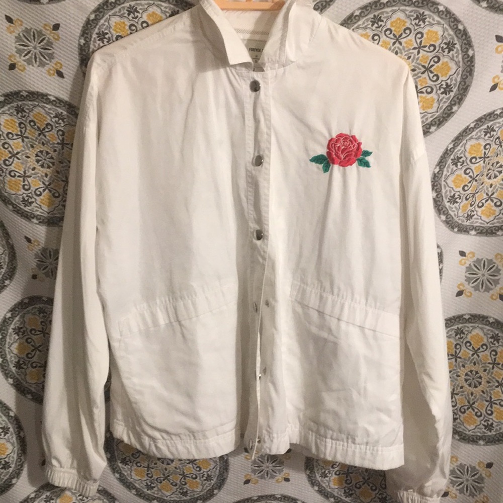 White wind breaker